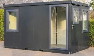 Container-bureau-modulaire-4x2m-avec-fenetre-anthracite