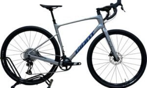 Produit reconditionné . Giant Revolt Advanced 1 Sram Apex 2024 . Vélo de gravel . Giant . très bon état