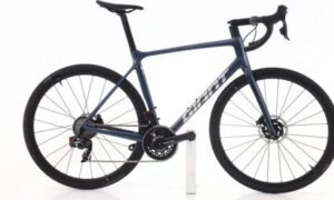 Produit reconditionné · Giant TCR Advanced Pro 0 AXS 12V · Violet / Vélo de route / Giant | Très bon état