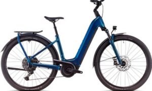 VTC Électrique Cube Kathmandu Hybrid EX 800 Easy Entry Shimano Cues 11V 800 Wh 700 mm Bleu Electric 2025